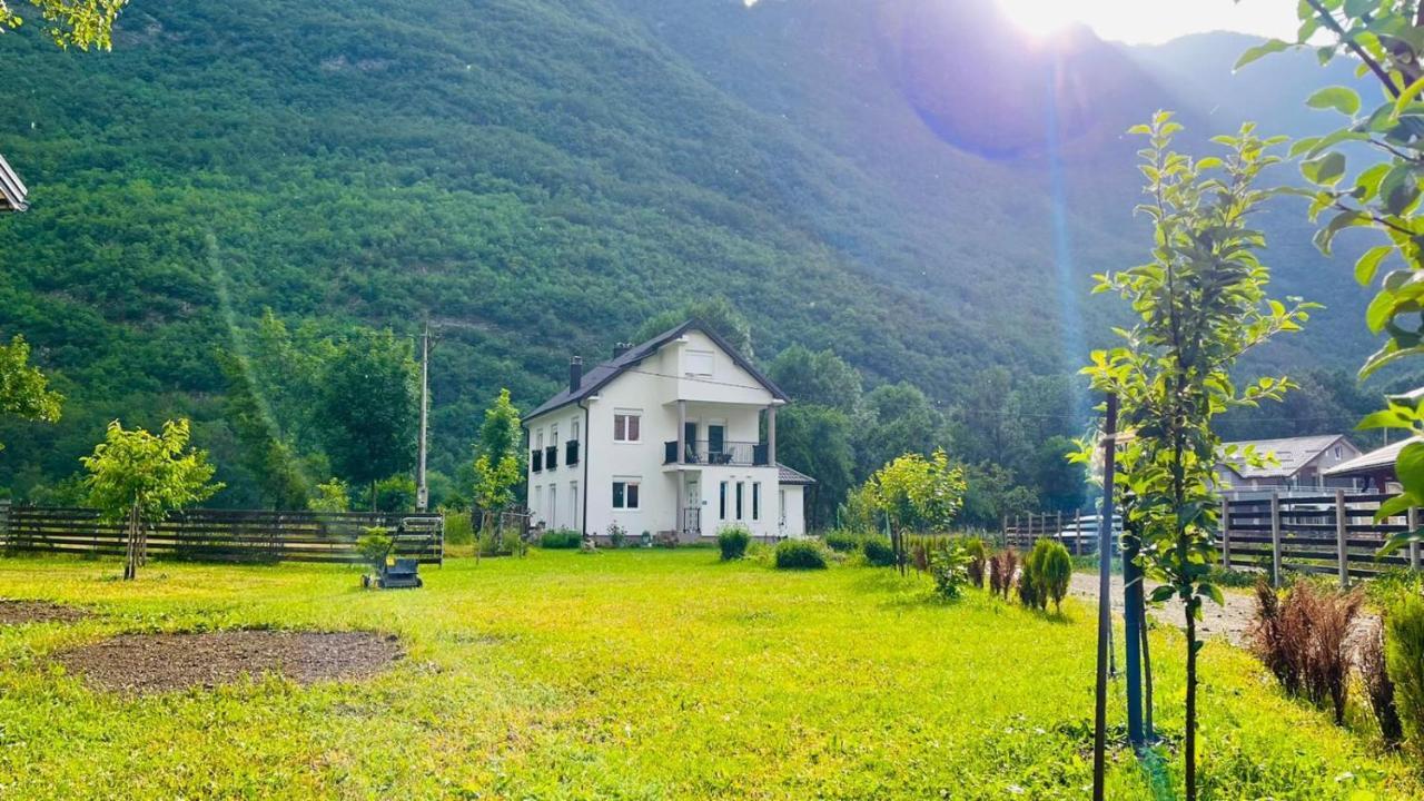 A Breath Of Fresh Air Bed and Breakfast Gusinje Buitenkant foto