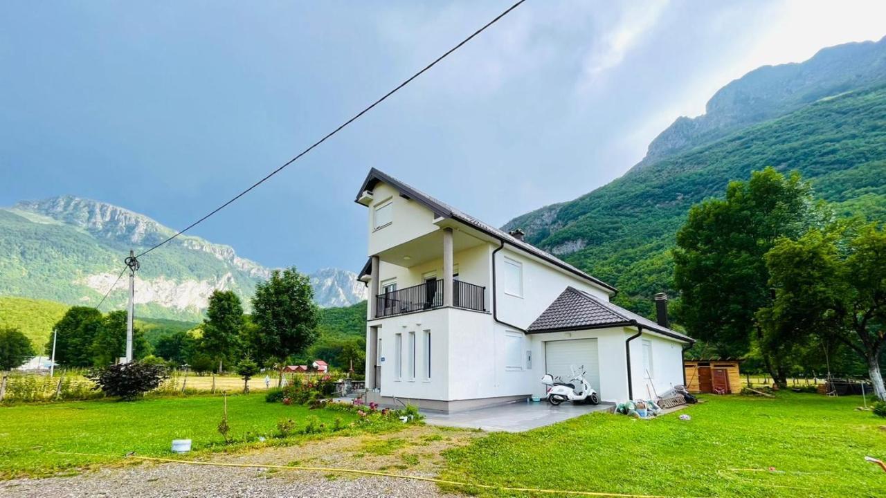 A Breath Of Fresh Air Bed and Breakfast Gusinje Buitenkant foto